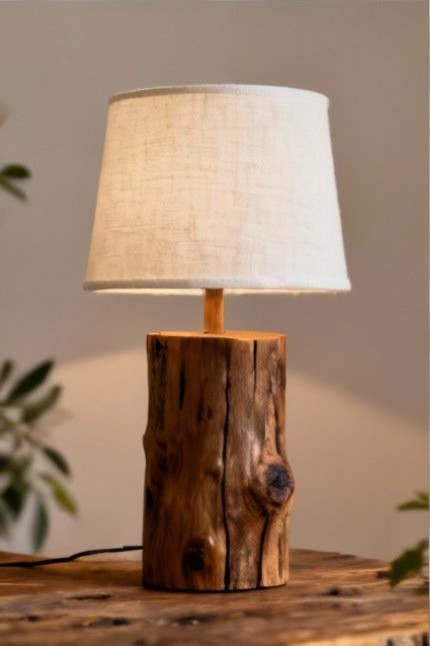 Lampu Meja Kayu Daur Ulang